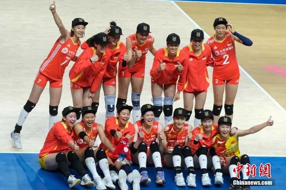 中国女排香港站三局零封波兰，四战全胜圆满收