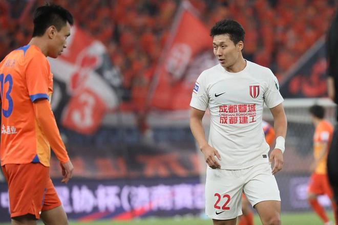 中国男足出征澳大利亚名单调整 塞尔吉尼奥和魏