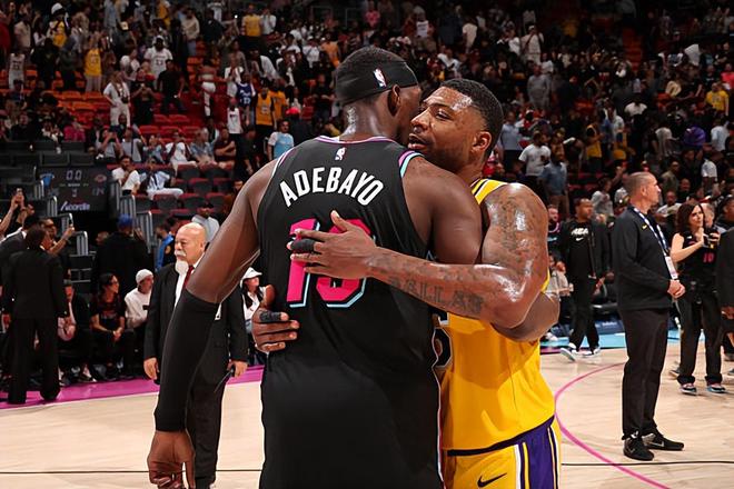 湖人8连胜再添胜绩 斯马特13+4+2抢断引领胜利