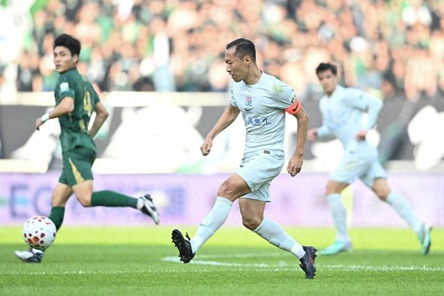 申花客场平局吴曦伤退伤病潮冲击争冠之路