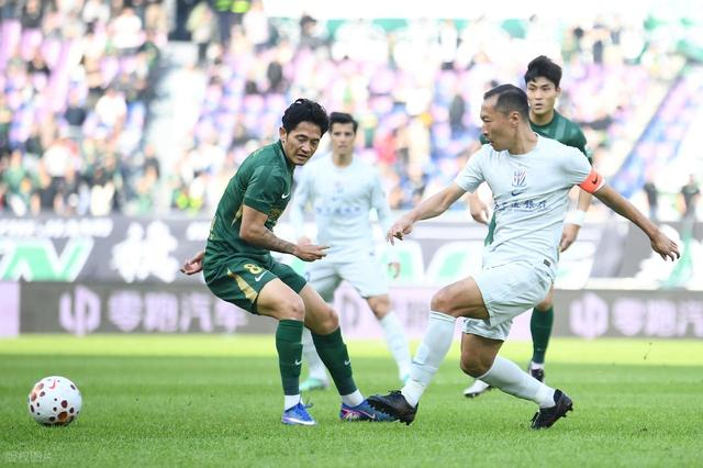 申花客场平局吴曦伤退伤病潮冲击争冠之路