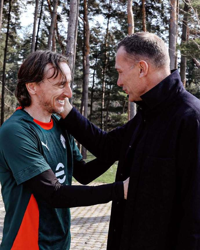 莫德里奇深爱米兰城 球迷能量成续约关键