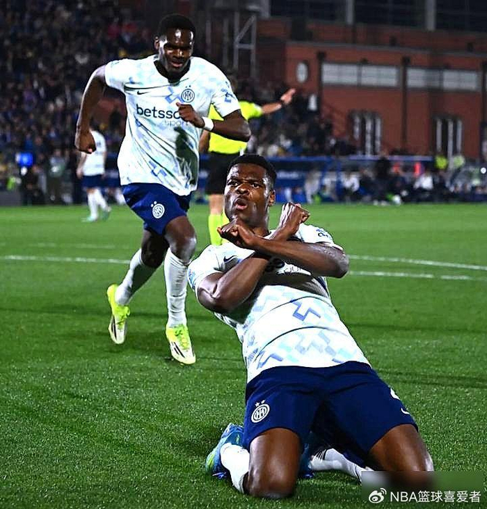 国际米兰逆转科莫两连胜 小图拉姆复出助球队复