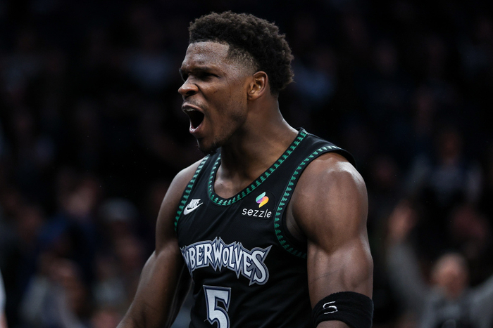 爱德华兹膝伤康复路引热议，对比库里经历揭示