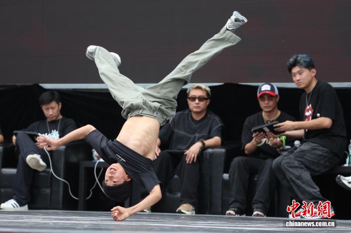 门东历史文化街区点燃青春街舞热潮——2025年中