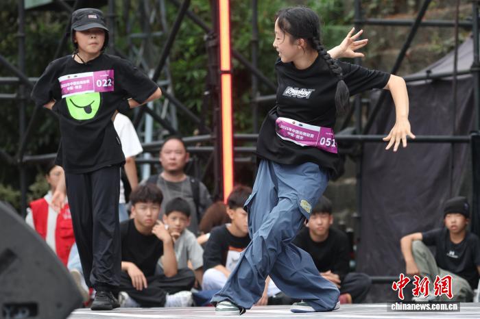 门东历史文化街区点燃青春街舞热潮——2025年中